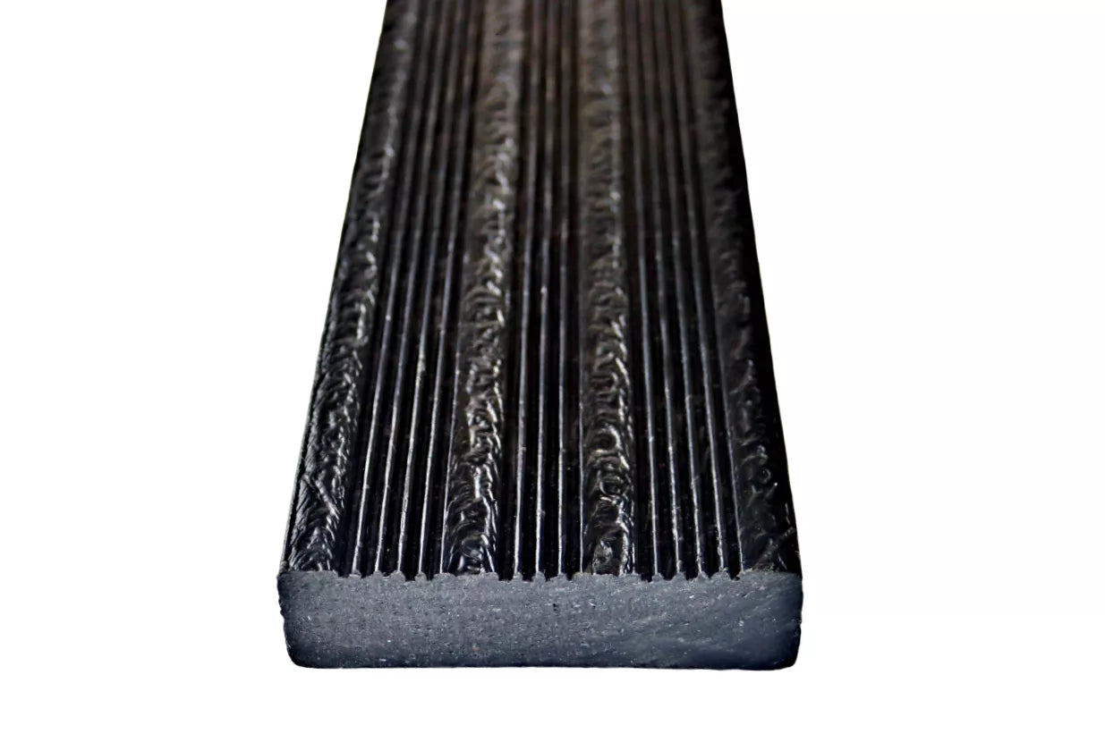 Recycled plastic decking anti-slip fire rated solid plastic sustainable maintenance-free